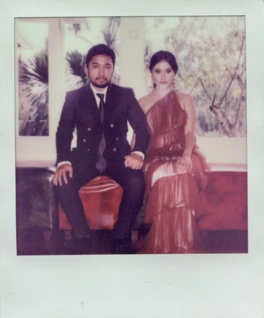 Uniknya 7+ Ide Pre-wedding Tema Vintage ala Album Foto Jadul. Pas Buat Pasangan Old Soul~ 22