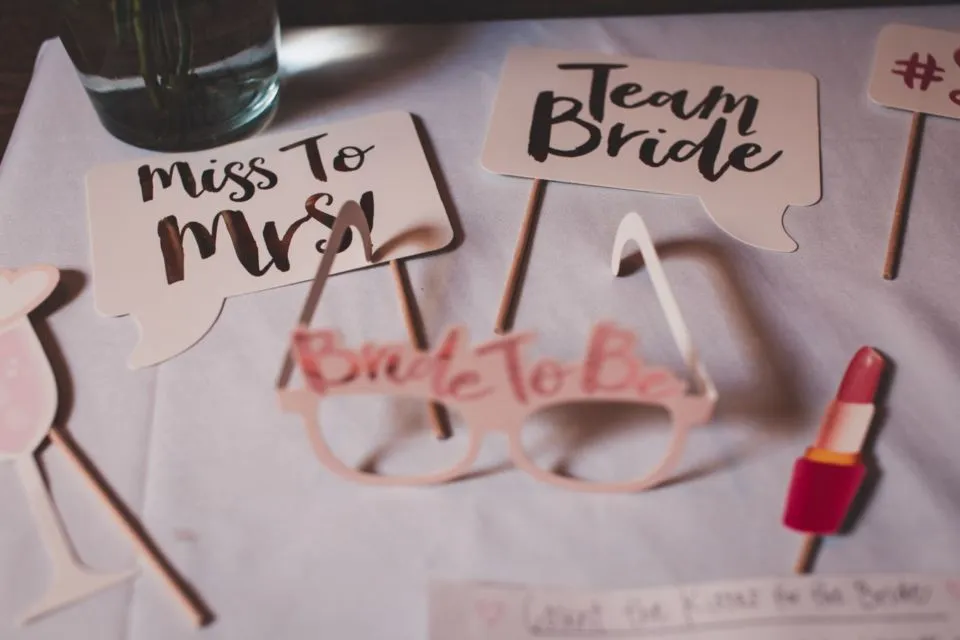 Oh Jadi ini Asal-Usul Tradisi Bridal Shower. Berawal dari Kisah Cinta Terhalang Restu! 5
