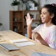 Beberapa Pertimbangan Serius Dari Sisi Perkembangan Anak Dalam Sistem Sekolah Daring, Perlu Dipikirkan Nih!