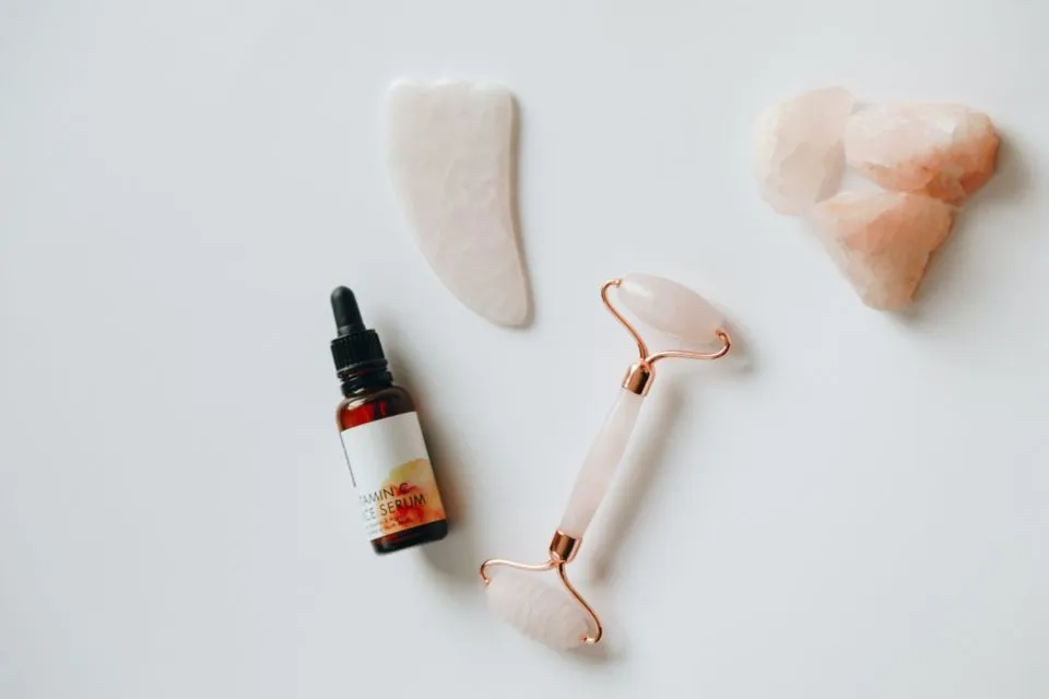6 Kandungan Serum untuk Cerahkan Kulit. Bukan Cuma Niacinamide lo! 7