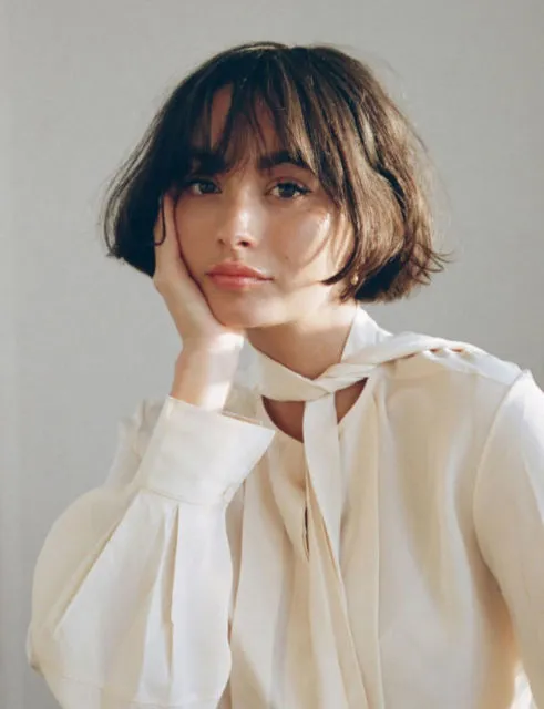 Ragam Tren Gaya Poni Rambut yang Cocok untuk Wajah Bulat. Bikin Awet Muda Terus! 18