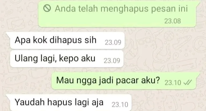 9 Pengalaman 'Ngebadut' Orang-Orang yang Cintanya Bertepuk Sebelah Tangan. Kasihan tapi Kocak Juga 13