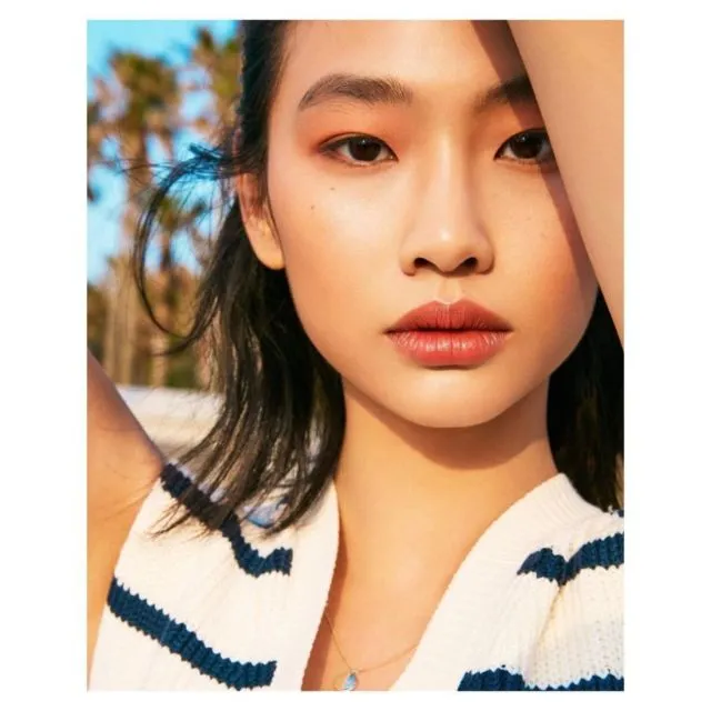 Rahasia Cantik ala Jung Ho Yeon, Aktris Squid Game yang Menyita Perhatian. Pakai Apa Aja sih? 14