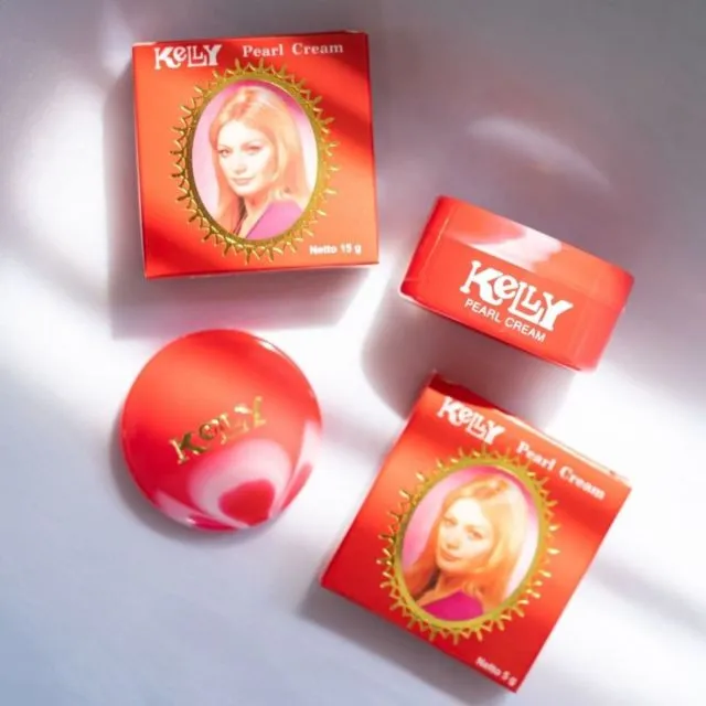 Legendaris, 8 Produk Kecantikan Jadul ini Hits Banget di Era 90-an lo! Ada yang Suka Juga? 12