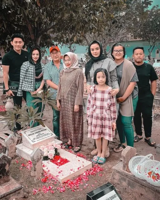 Peringati 1000 Hari Meninggalnya Dylan Sahara, Ifan Seventeen Ajak Citra Monica Ziarah 2