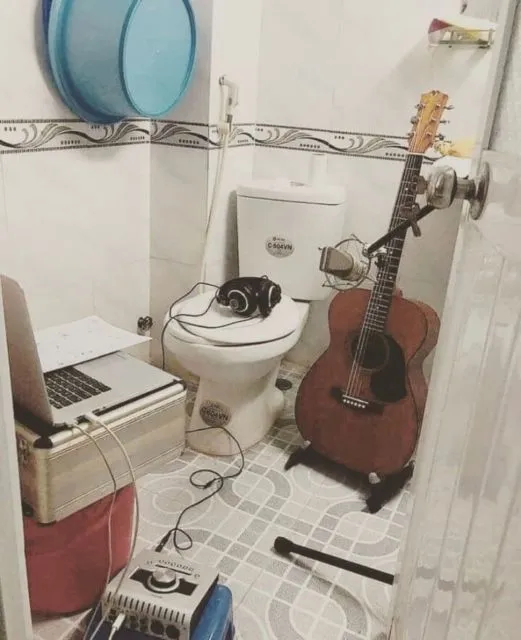 11 Bukti Bahwa Kamar Mandi Merupakan Tempat Paling Serbaguna. Dipakai Ngapain Aja Bisa! 19