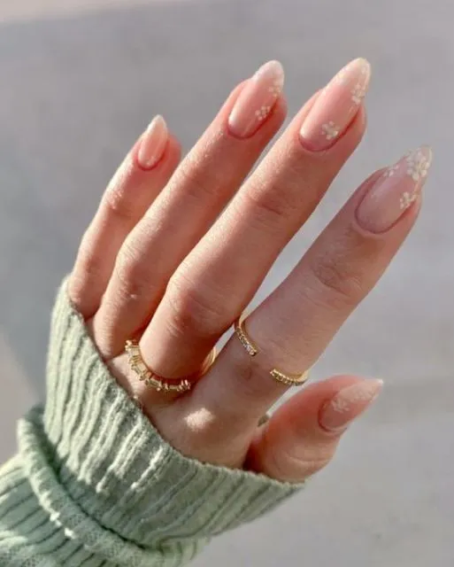 10 Ide Nail Art Wedding yang Simpel dan Elegan 14