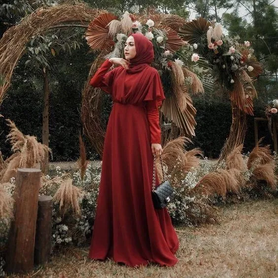 8 Model Gaun Bridesmaid Hijab yang Elegan 16