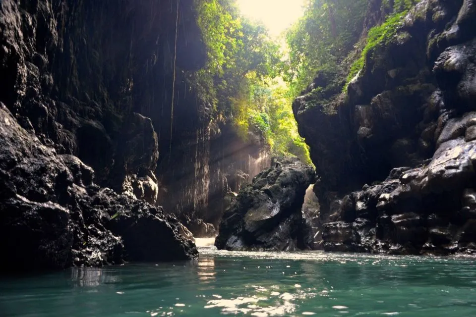 6 Tempat Wisata Alam di Pangandaran yang Menarik & Indah 7 Tempat Wisata Alam di Pangandaran