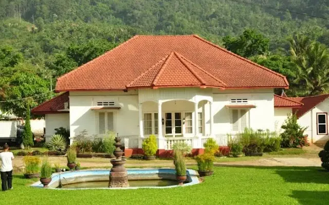 6 Desain Rumah Klasik yang Mewah dan Nggak Pasaran. Siapa Tahu Rezeki~ 14