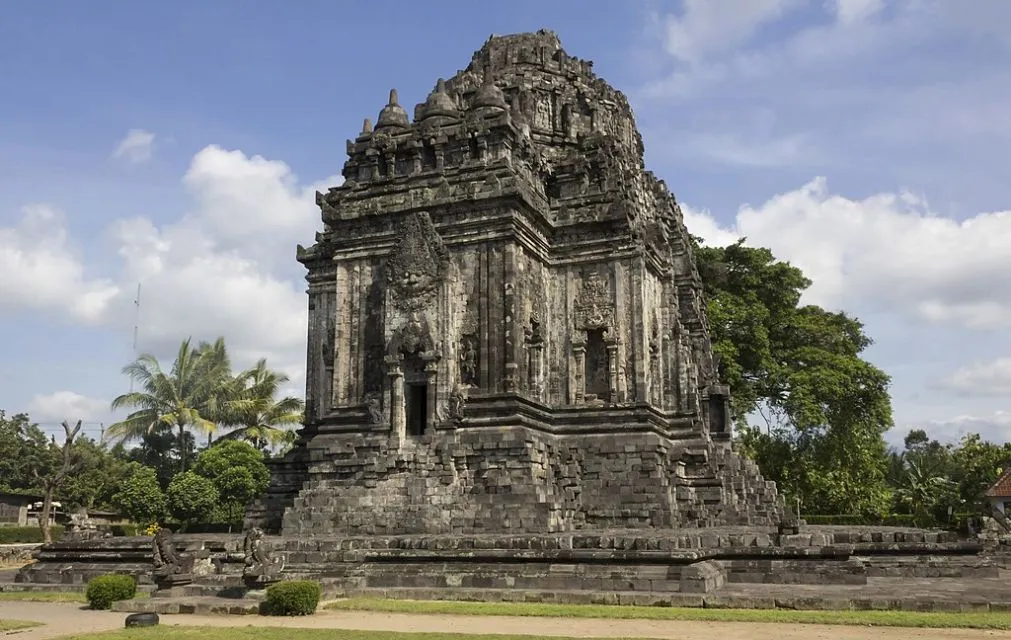 Kumpulan Tempat Wisata Candi di Jogja, Alternatif Wisata yang Murah nan Indah 13
