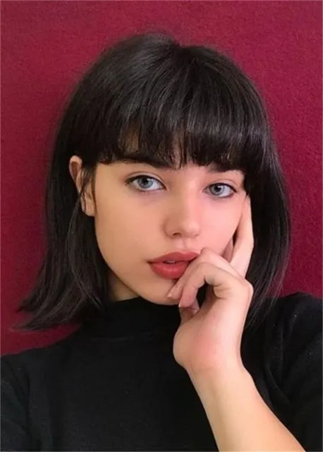 Ragam Tren Gaya Poni Rambut yang Cocok untuk Wajah Bulat. Bikin Awet Muda Terus! 11