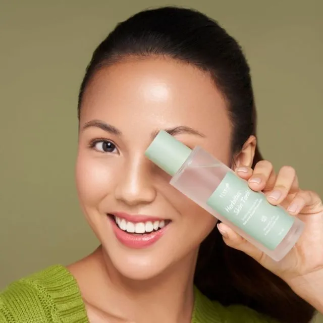 Aman untuk Kulit Sensitif, 6 Toner Lokal dengan Kandungan Mugwort ini Layak Dicoba! 7