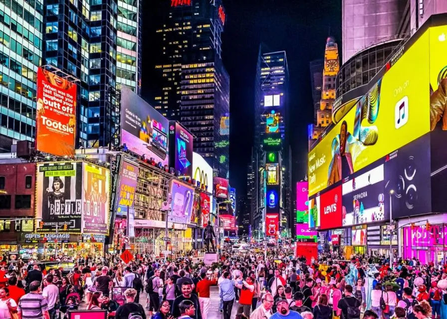 Mengulik Syarat Tampil di Times Square Billboard. Butuh Prestasi Atau Uang Sih? 7
