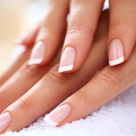 10 Ide Nail Art Wedding yang Simpel dan Elegan 15