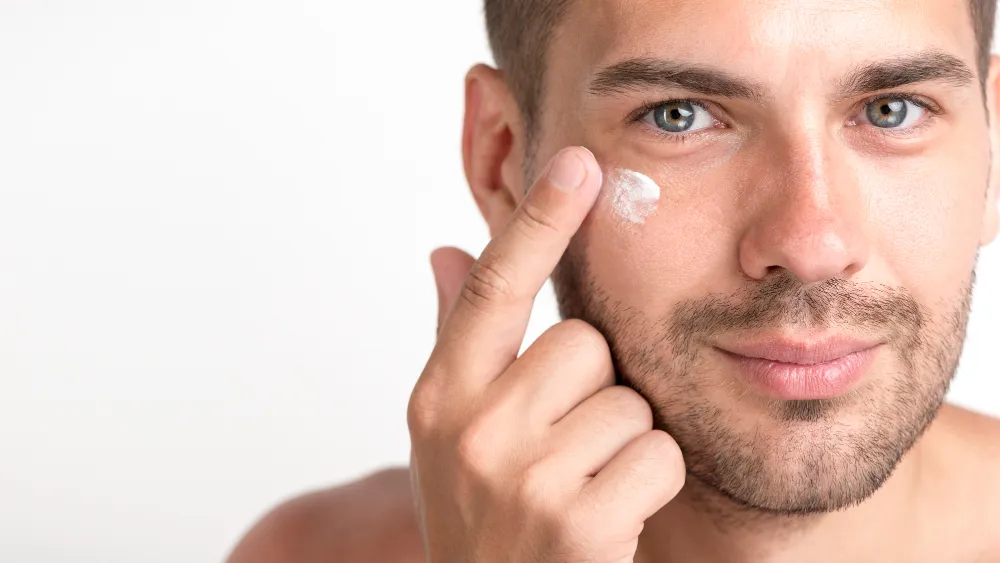 4 Macam Produk Skincare Simpel untuk Cowok 6