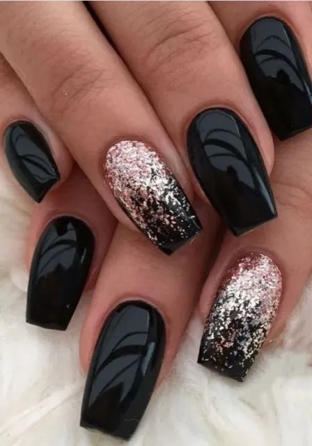 10 Ide Nail Art Wedding yang Simpel dan Elegan 13
