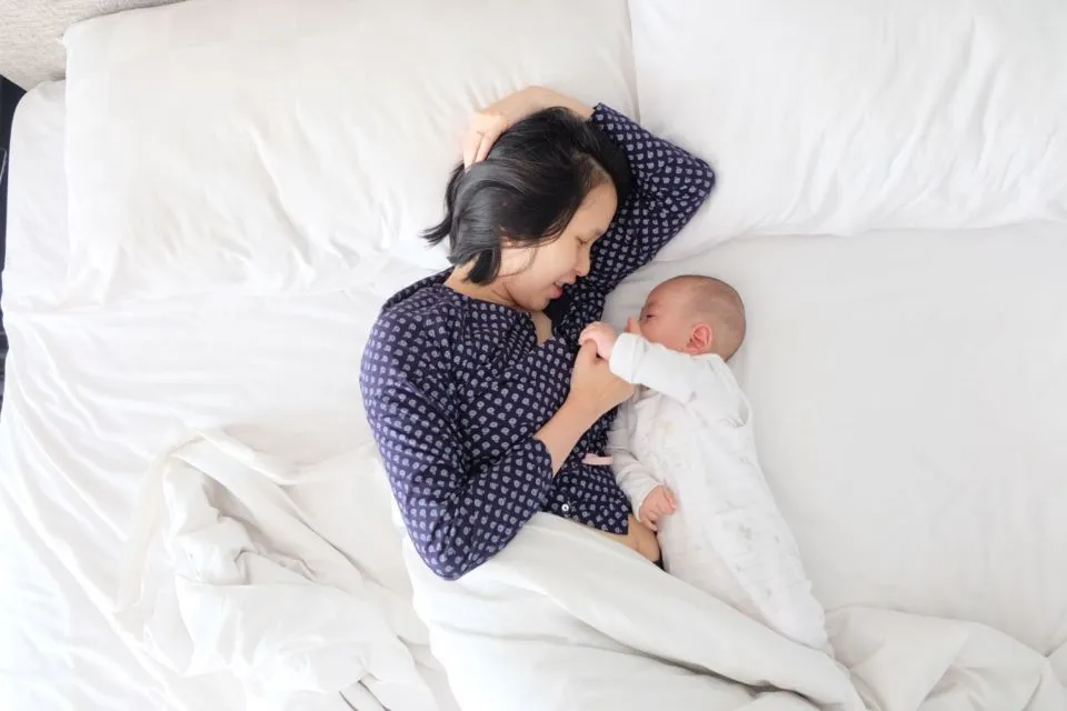 Meski Menyejukkan, Ternyata Ini 5 Aturan Penggunaan Kipas Angin pada Bayi! 9