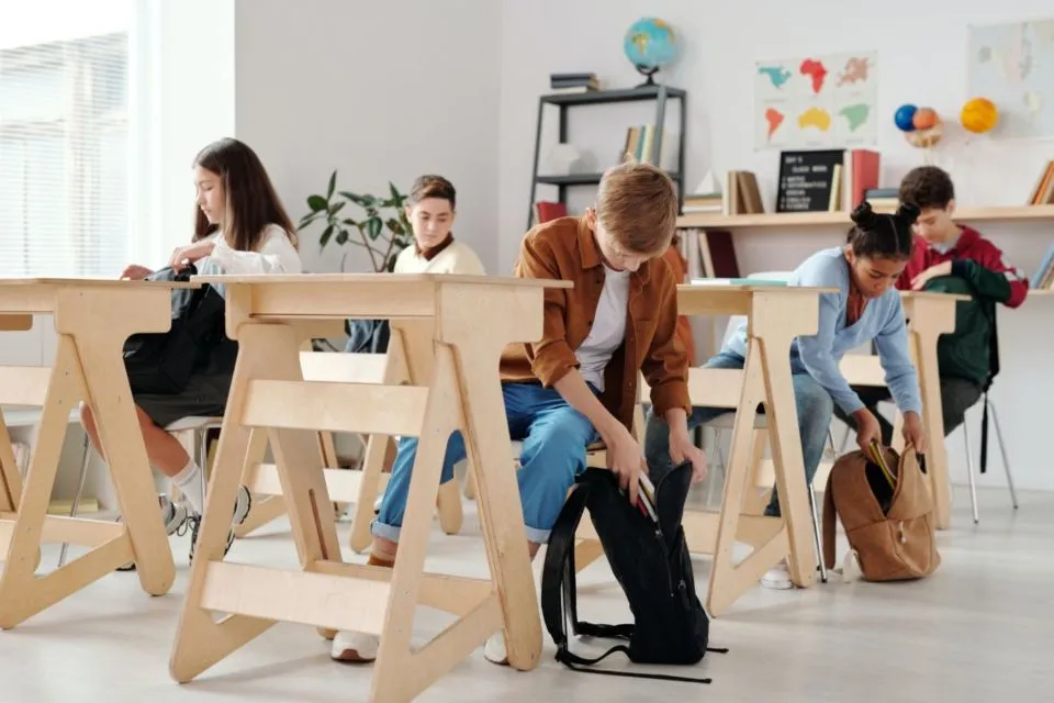 5 Kiat Sukses Dampingi Anak di Hari Pertamanya Sekolah. Uang Saku Bukan Jaminan! 9
