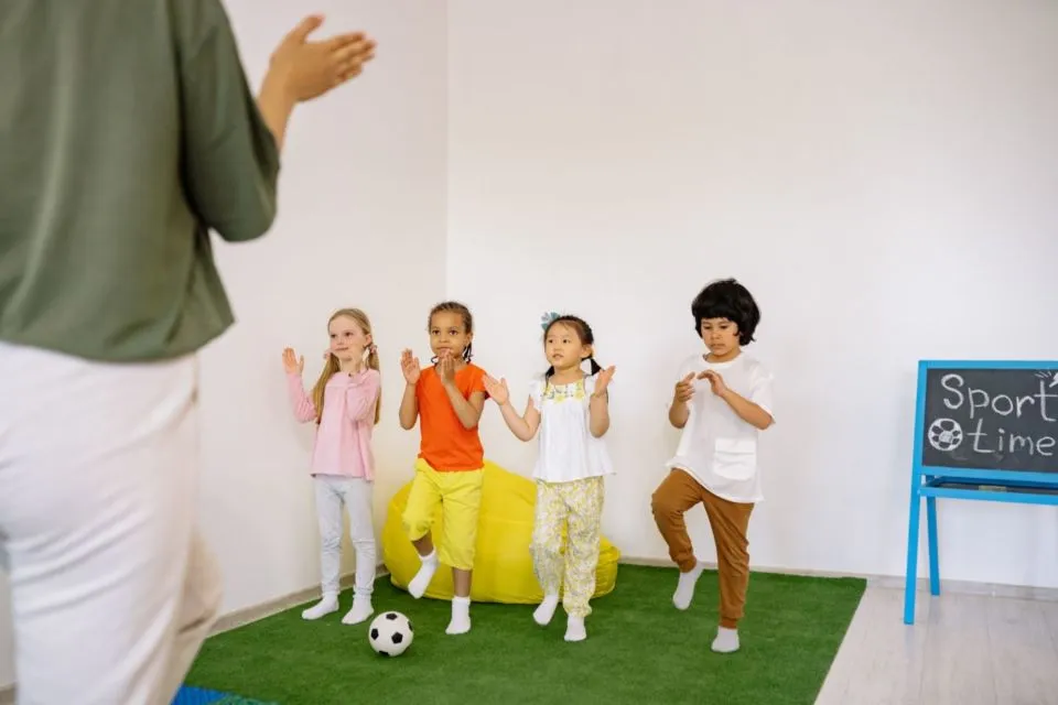 5 Kiat Sukses Dampingi Anak di Hari Pertamanya Sekolah. Uang Saku Bukan Jaminan! 11