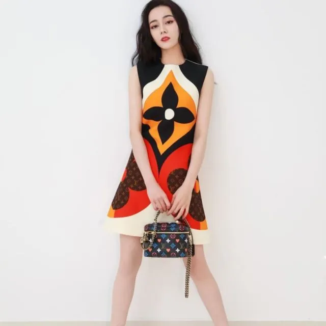 8 Potret Gaya Dilraba Dilmurat, Aktris Tiongkok yang Diklaim Gadis Paling Cantik Seantero Cina 11