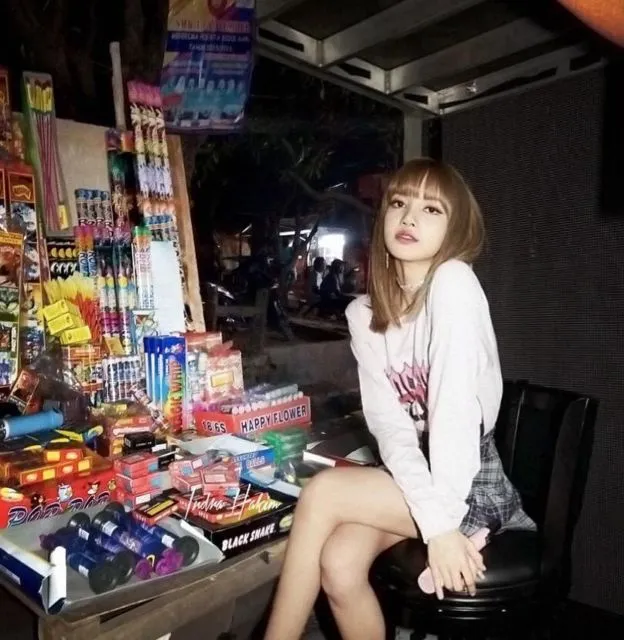 18 Foto Editan Artis Internasional Jadi Pedagang di Indonesia ini Realistisnya Kebangetan! 25