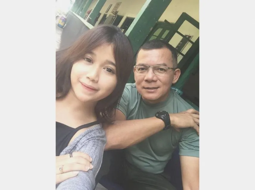 Foto 10 Figur Publik Bersama Artis Papan Atas Sebelum Mereka Ikut Tenar 11