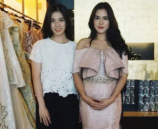 Foto 10 Figur Publik Bersama Artis Papan Atas Sebelum Mereka Ikut Tenar 15