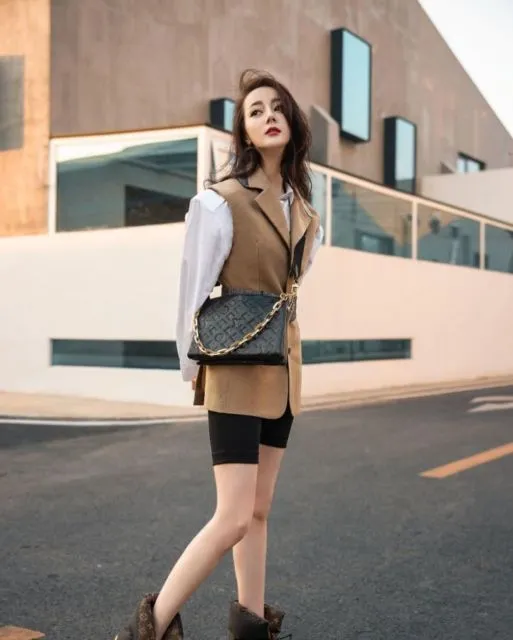 8 Potret Gaya Dilraba Dilmurat, Aktris Tiongkok yang Diklaim Gadis Paling Cantik Seantero Cina 12