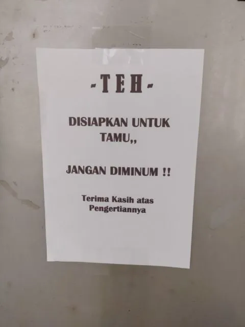 12 Pengalaman Warganet Kehilangan Makanan di Kulkas Kantor. Bukti Rekan Kerja Banyak yang Resek! 17