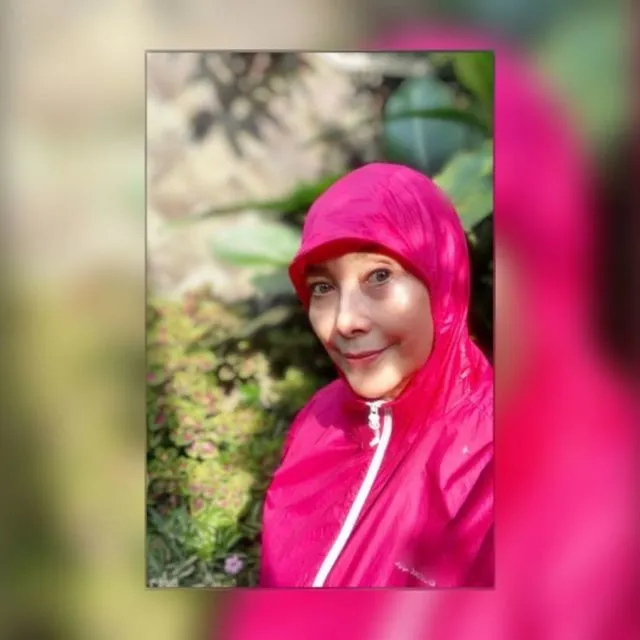 Artis Indonesia yang Masih Terlihat Muda di Usia 50 Tahun. Tetap Memesona! 9