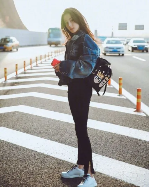 8 Potret Gaya Dilraba Dilmurat, Aktris Tiongkok yang Diklaim Gadis Paling Cantik Seantero Cina 16