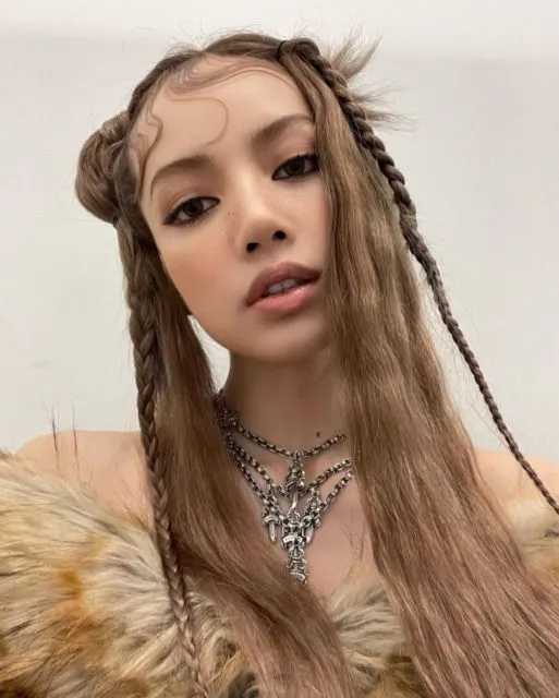 Prediksi Tren Rambut 2022 dari Hair Stylist Dunia. Kira-Kira yang Bakal Hits Seperti Apa ya? 11