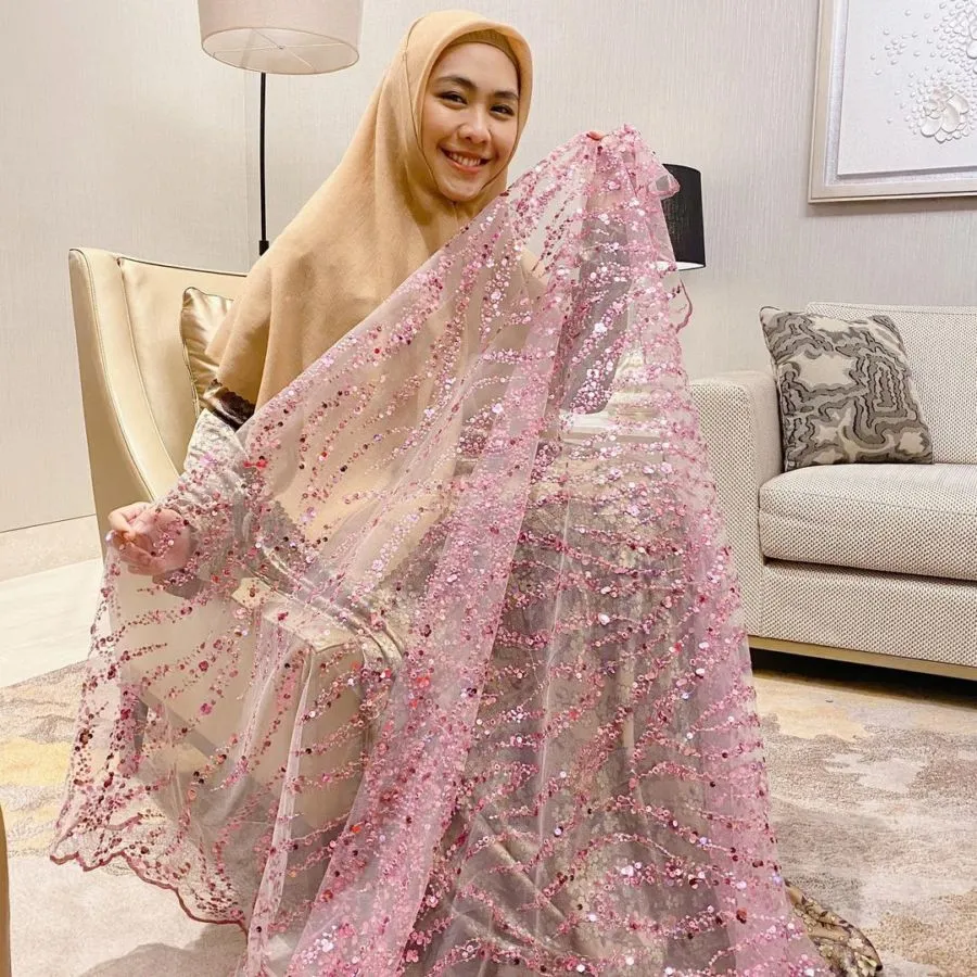 9 Artis ini Menikah Tepat di Hari Ulang Tahunnya. Bahagia yang Berlipat Ganda! 11