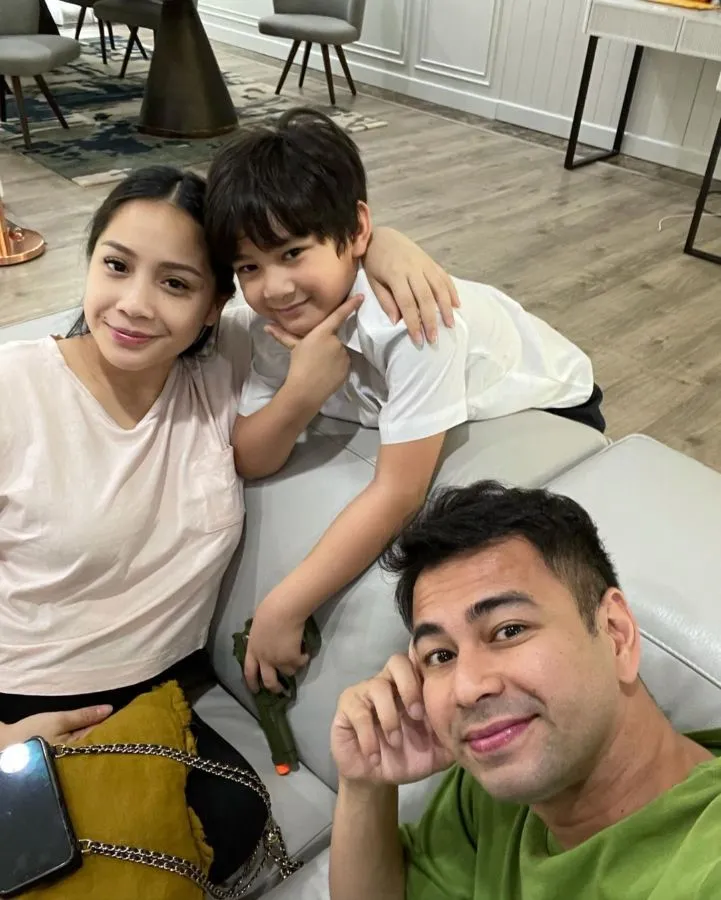 Meski Dikenal Sangat Menyanyangi Sang Anak, Merry Sebut Raffi Tak Segan untuk Tegas Pada Rafathar 4