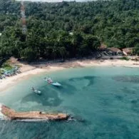 Pantai Dengan Ombak yang Tenang, Cocok Untuk Liburan Bersama Keluarga dan Anak-anak