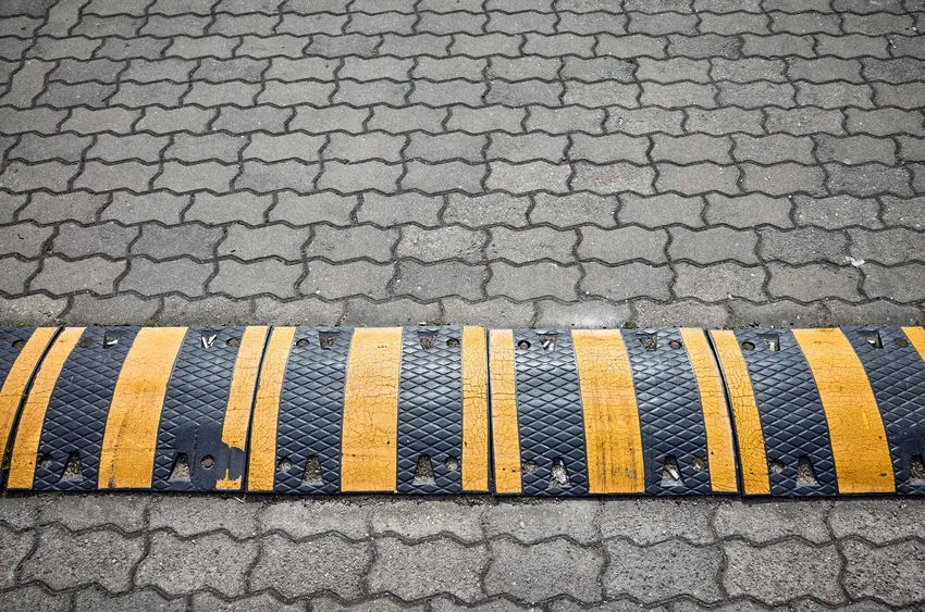 Katanya Polisi Tidur itu Polisi Paling Baik dan Jujur, Nyatanya Nggak Selalu Begitu Juga 9