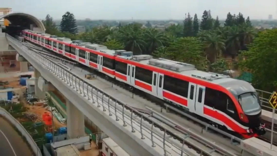 Kronologi Tabrakan Kereta LRT Jabodetabek di Jalur Layang Cibubur; Diduga karena Human Error 4