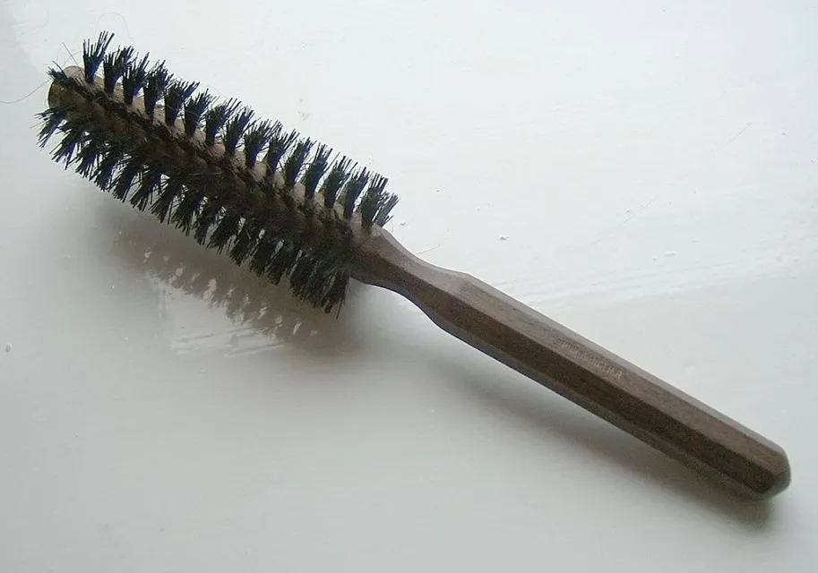 8 Jenis Sisir dan Fungsinya untuk Setiap Kebutuhan Rambut 10