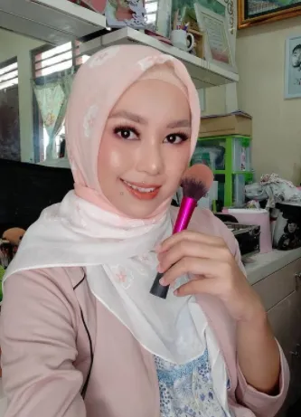 Sepak Terjang Andhika Lady Sebagai MUA dan Seorang Ibu. Semangatnya Patut Ditiru! 6