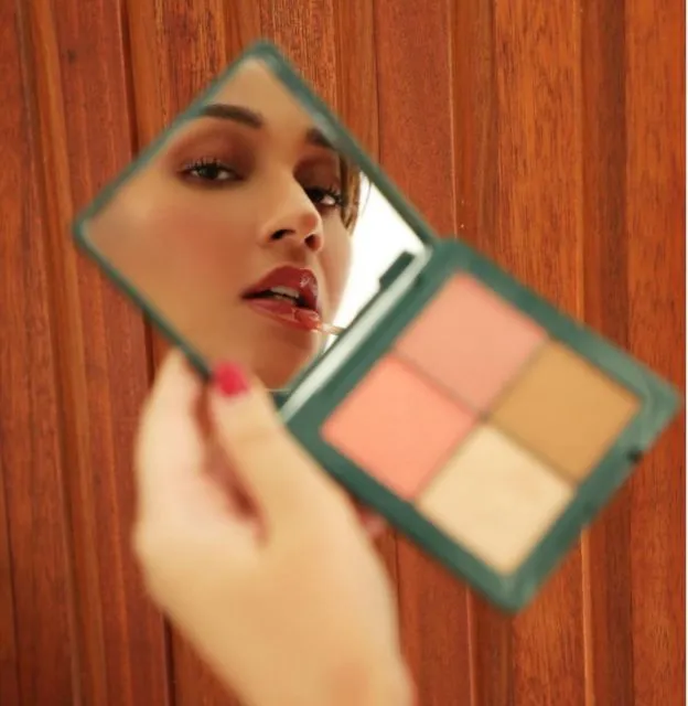 Rekomendasi 7 Makeup Palette Simpel dan Cocok Dibawa Bepergian 12