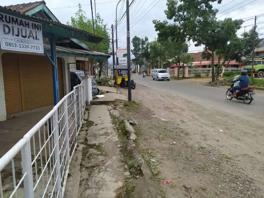 Sederet Derita Orang yang Punya Rumah di Pinggir Jalan. Bising Banget, Susah Dapat Keheningan :( 9
