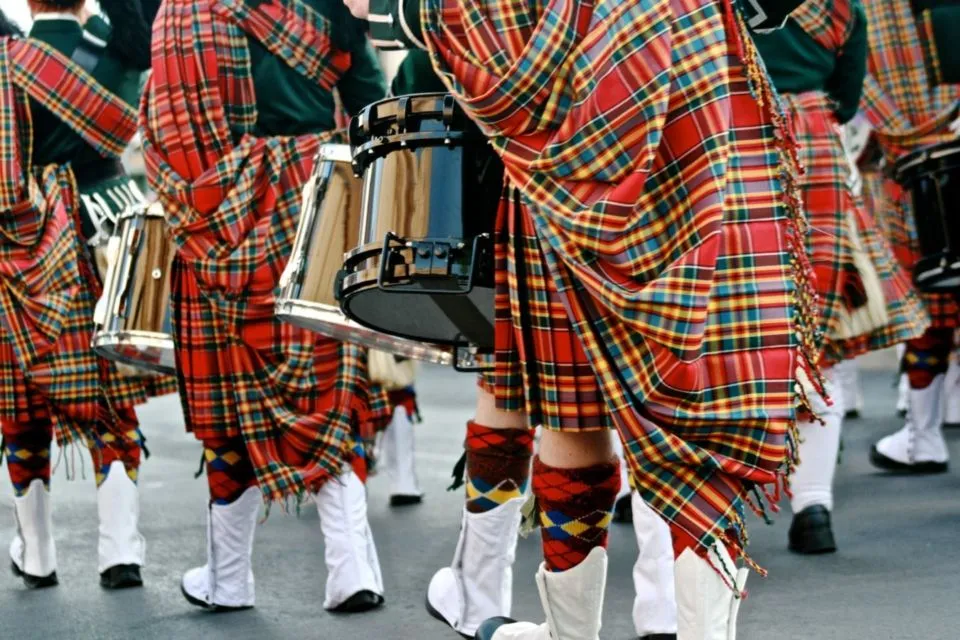 Sejarah Motif Tartan yang Mendunia. Awalnya Populer Sebagai Pakaian Kenegaraan Skotlandia 4