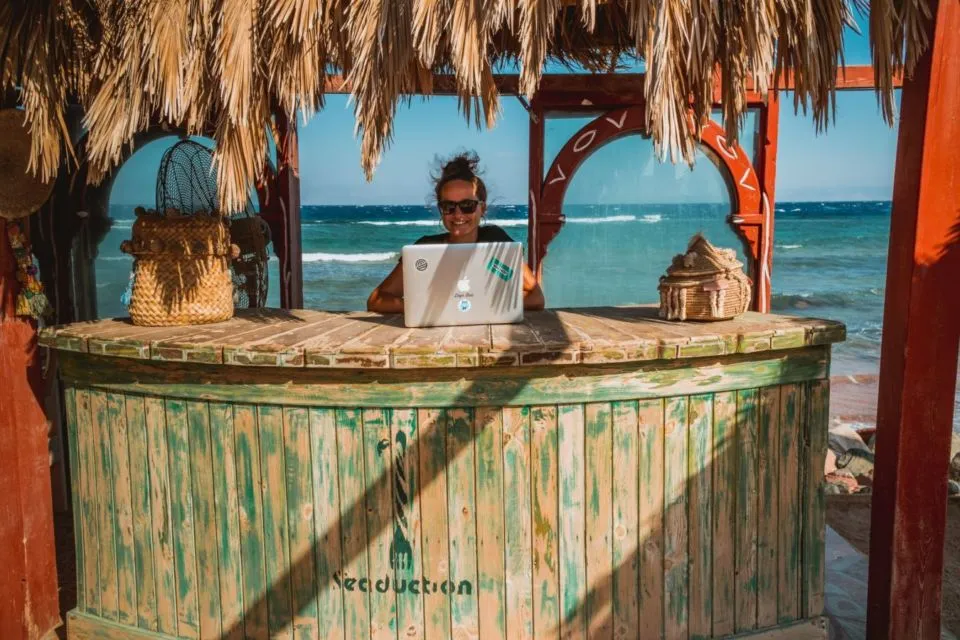 Menilik Gaya Hidup Digital Nomad yang Katanya Cocok untuk Si Petualang. Bisa Kerja Sambil Liburan~ 4