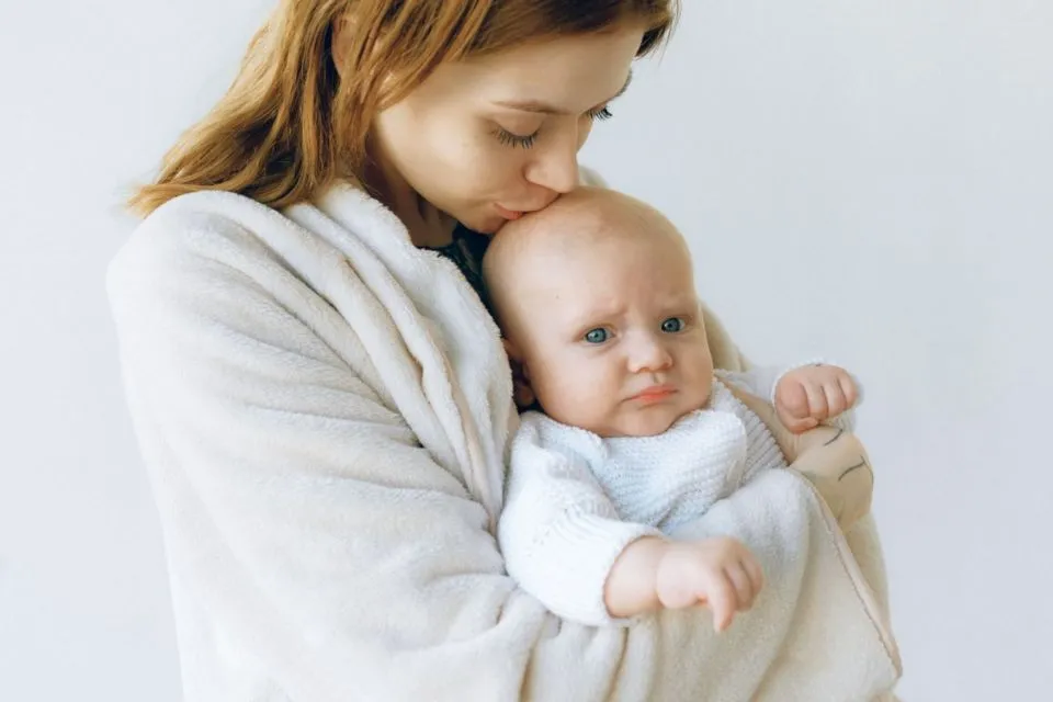 6 Hal Random yang Seringkali Terlintas di Benak Ibu Ketika Melihat Anaknya Tidur. Ah, Sweet! 12