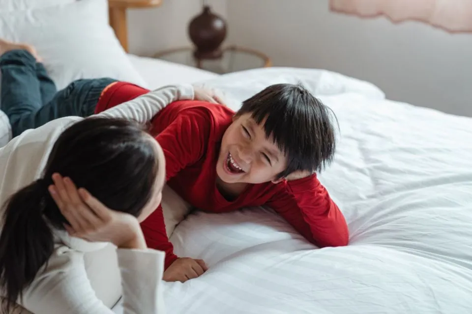 3 Rahasia Mendidik Anak Agar Ia Nggak Sungkan Curhat ke Orang Tuanya. Penting! 4