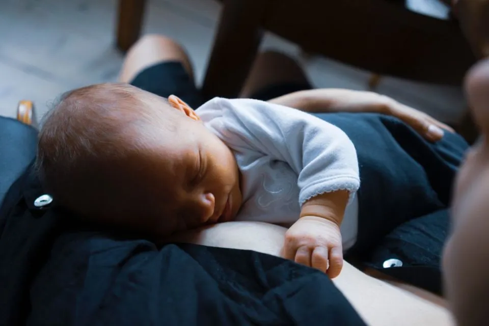 6 Hal Random yang Seringkali Terlintas di Benak Ibu Ketika Melihat Anaknya Tidur. Ah, Sweet! 9