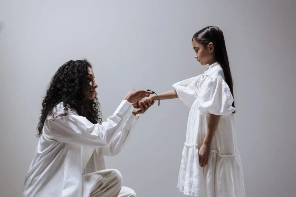 5 Tanda Kalau Ibu dan Ayah Telah Membesarkan Anak yang Manja. Pahami, Yuk! 6