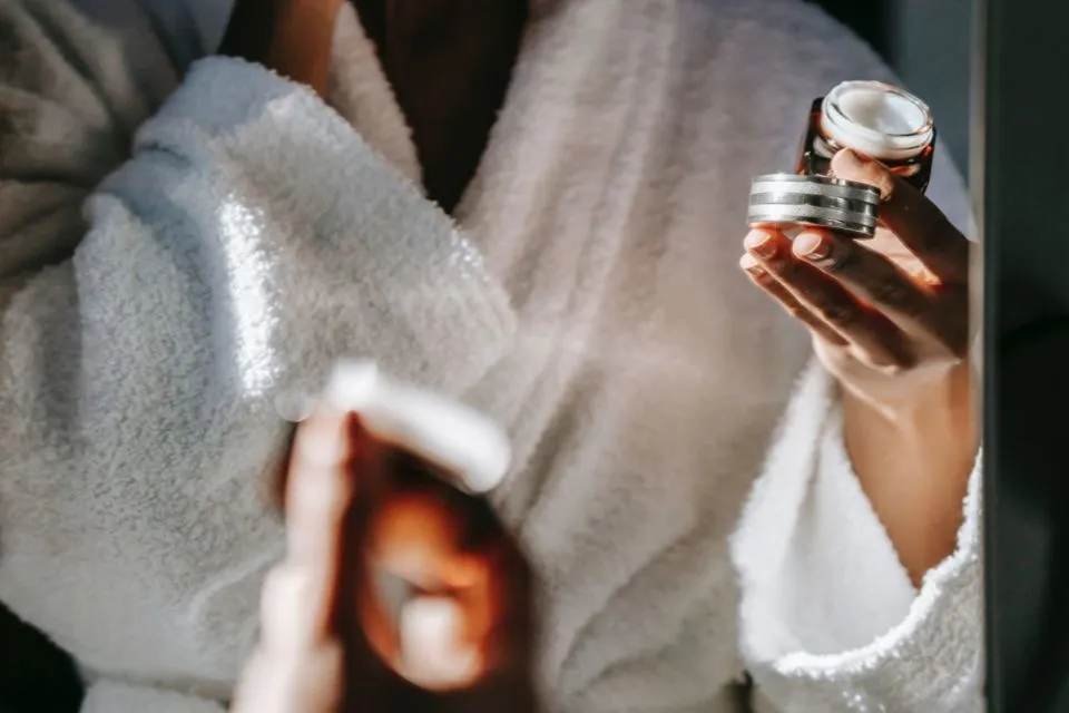 Viralnya Nenek 81 Tahun yang Rajin Pakai Sunscreen Jadi Bukti Nyata 5 Khasiat Tabir Surya ini 6