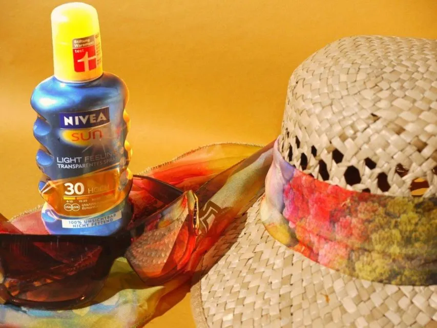 Inovasi Sunscreen yang Nggak Cuma Bentuk Cream Aja, Cara Pakainya Juga Beda! 8